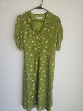 Green Floral Button-Front Midi Dress